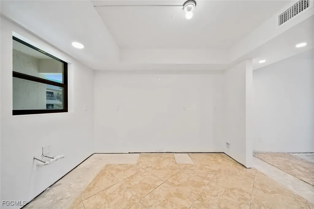 2737 W Gulf Drive Sanibel FL 33957