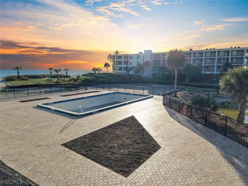 2737 W Gulf Drive Sanibel FL 33957