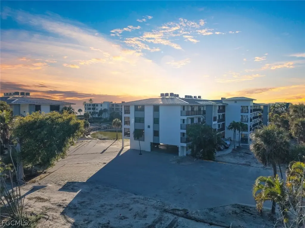 2737 W Gulf Drive Sanibel FL 33957