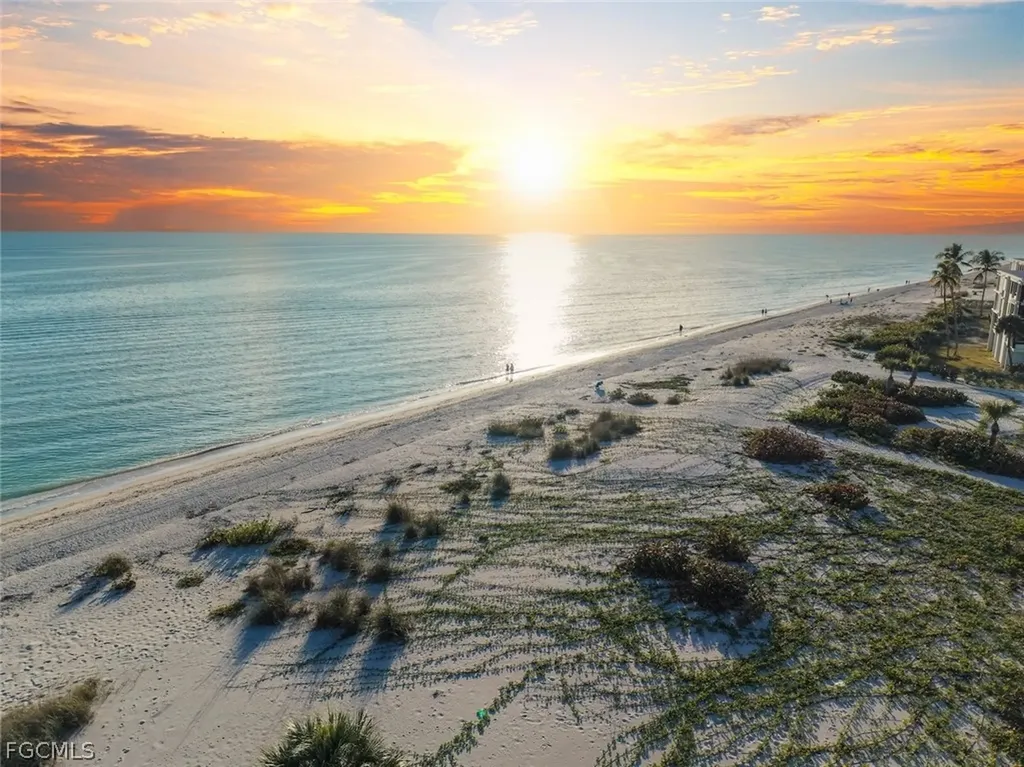 2737 W Gulf Drive Sanibel FL 33957