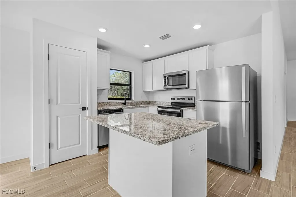 706 Zeppelin Place Fort Myers FL 33913