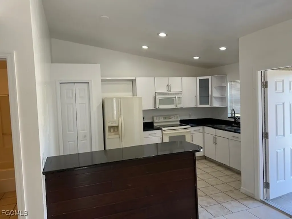 1248 Columbus Boulevard Fort Myers FL 33913