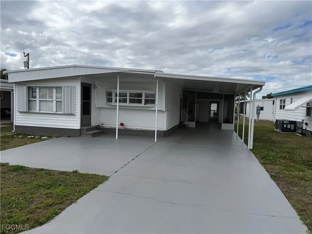 14511 Constitution Way North Fort Myers FL 33917