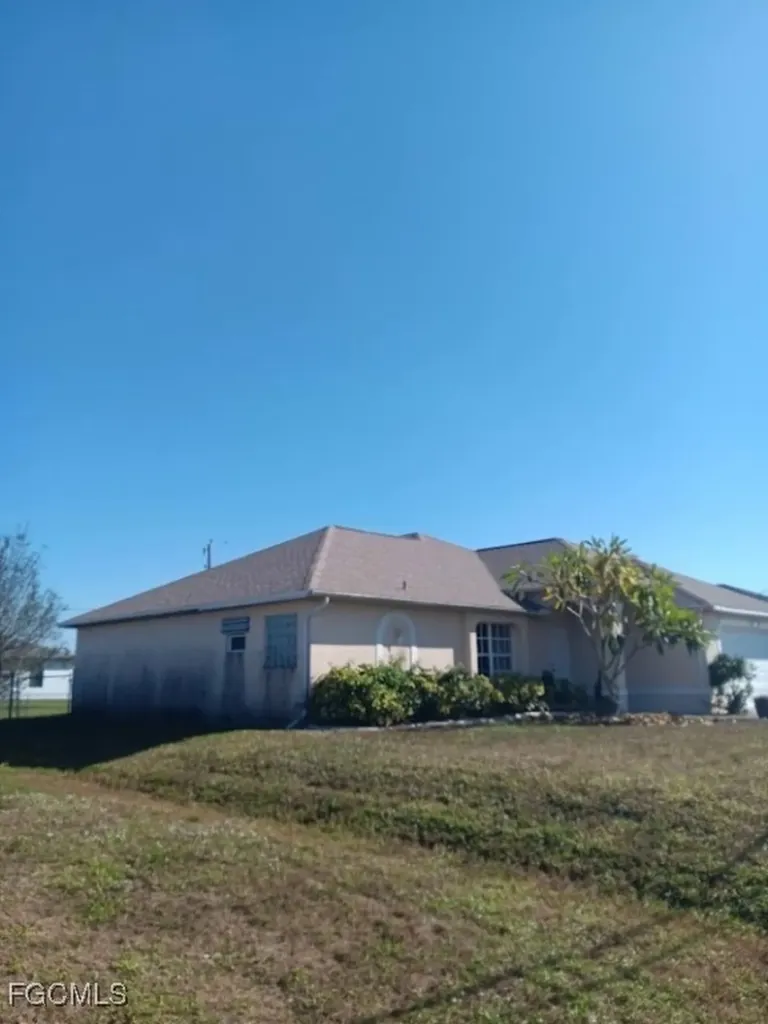 1017 Nelson Road N Cape Coral FL 33993