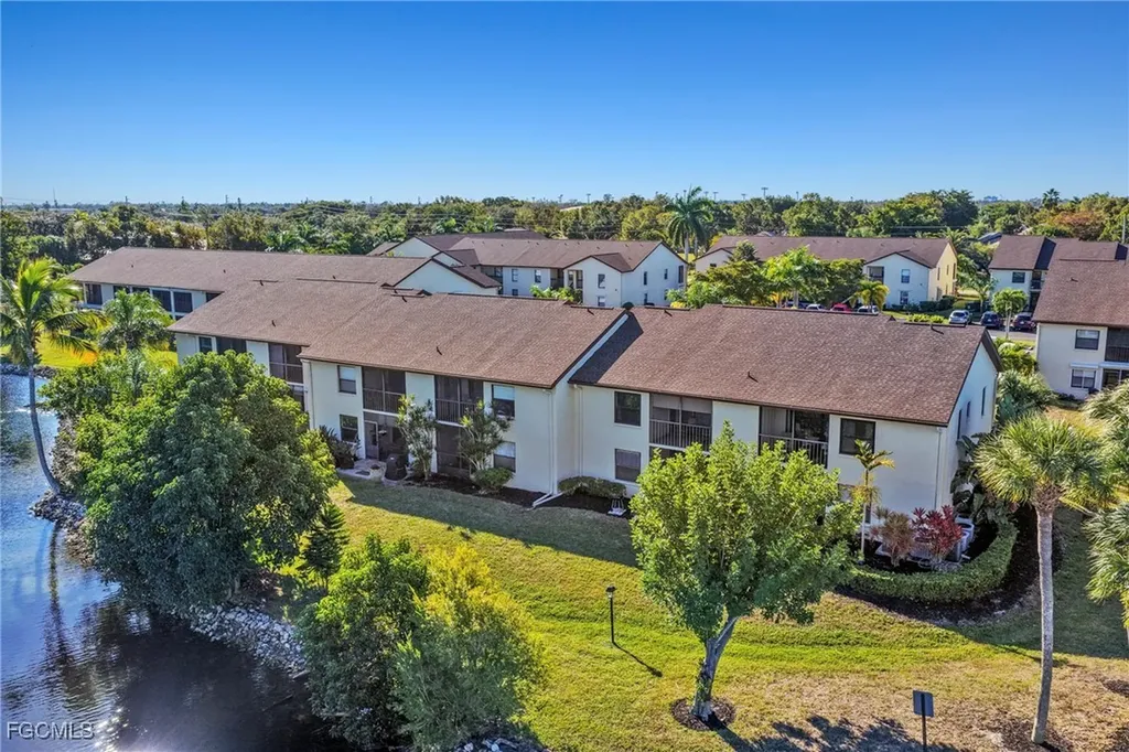 9290 Lake Park Drive Fort Myers FL 33919
