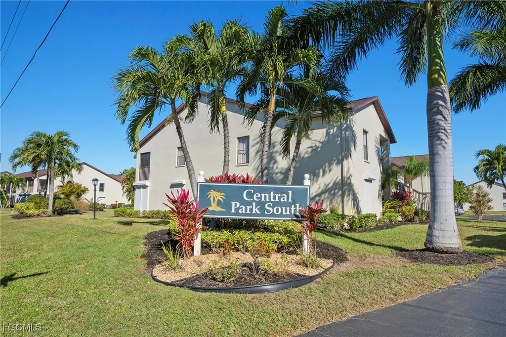 9290 Lake Park Drive Fort Myers FL 33919