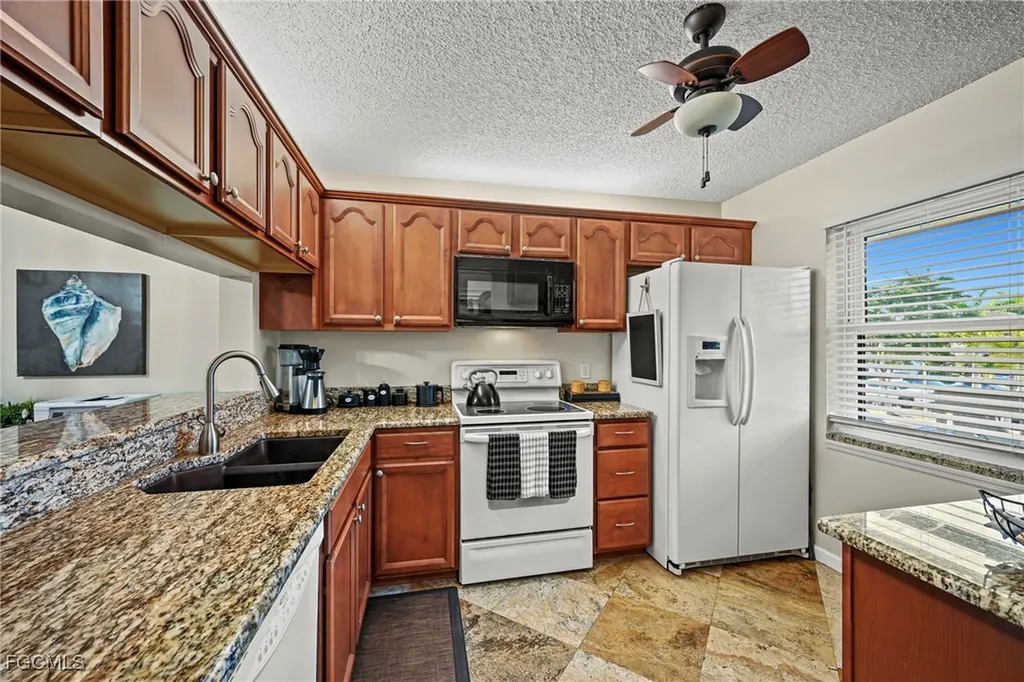 9290 Lake Park Drive Fort Myers FL 33919
