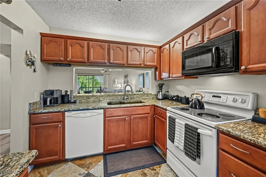 9290 Lake Park Drive Fort Myers FL 33919