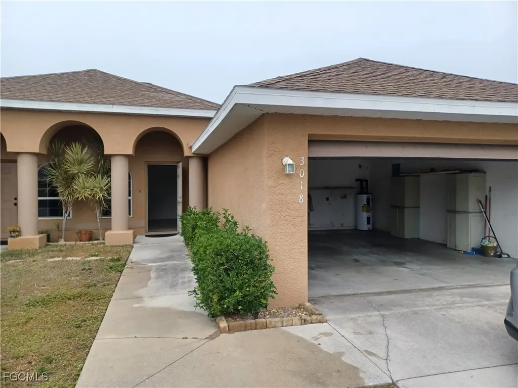 3020 SE Santa Barbara Place Cape Coral FL 33904