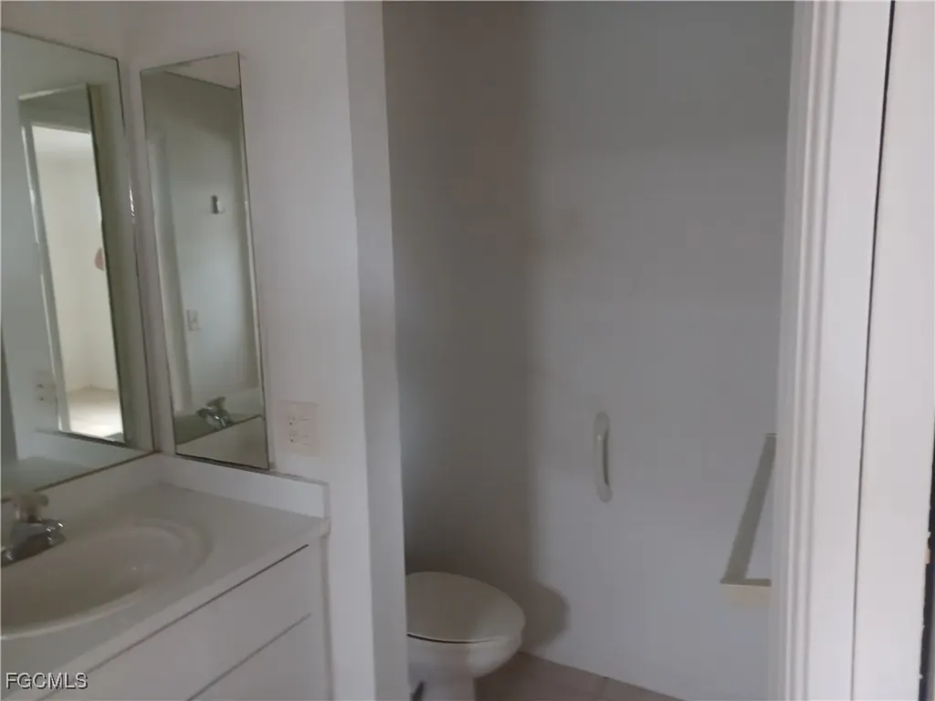 3020 SE Santa Barbara Place Cape Coral FL 33904
