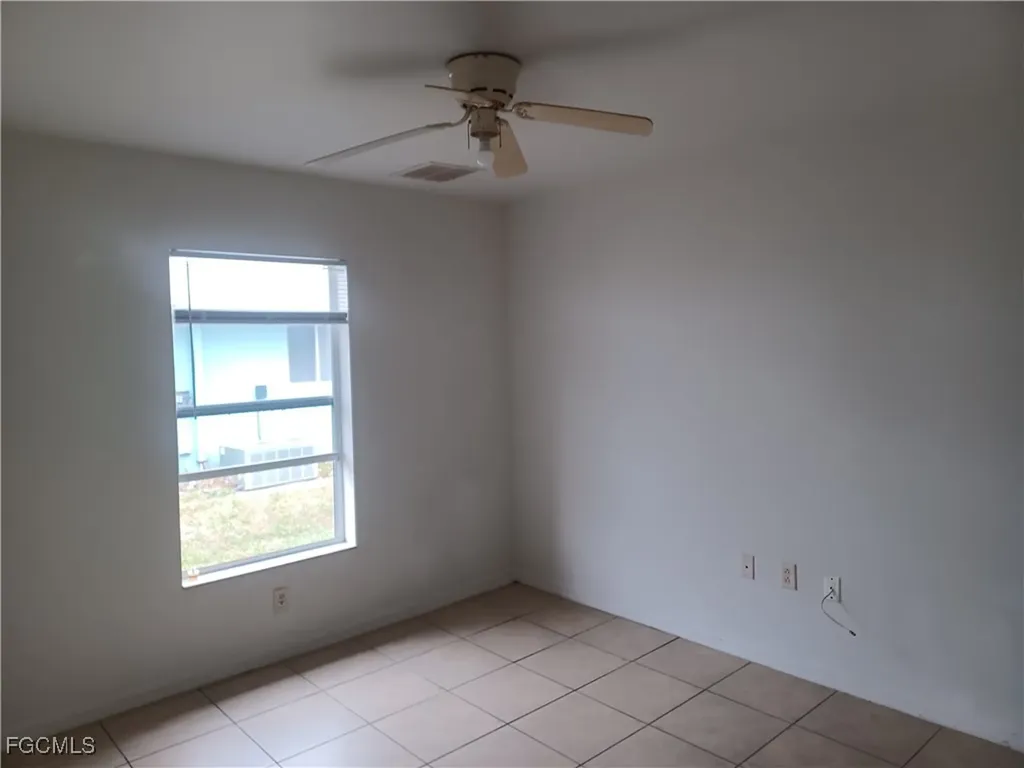 3020 SE Santa Barbara Place Cape Coral FL 33904