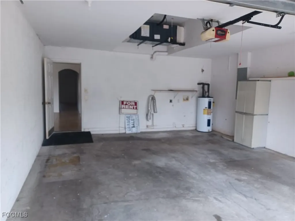 3020 SE Santa Barbara Place Cape Coral FL 33904