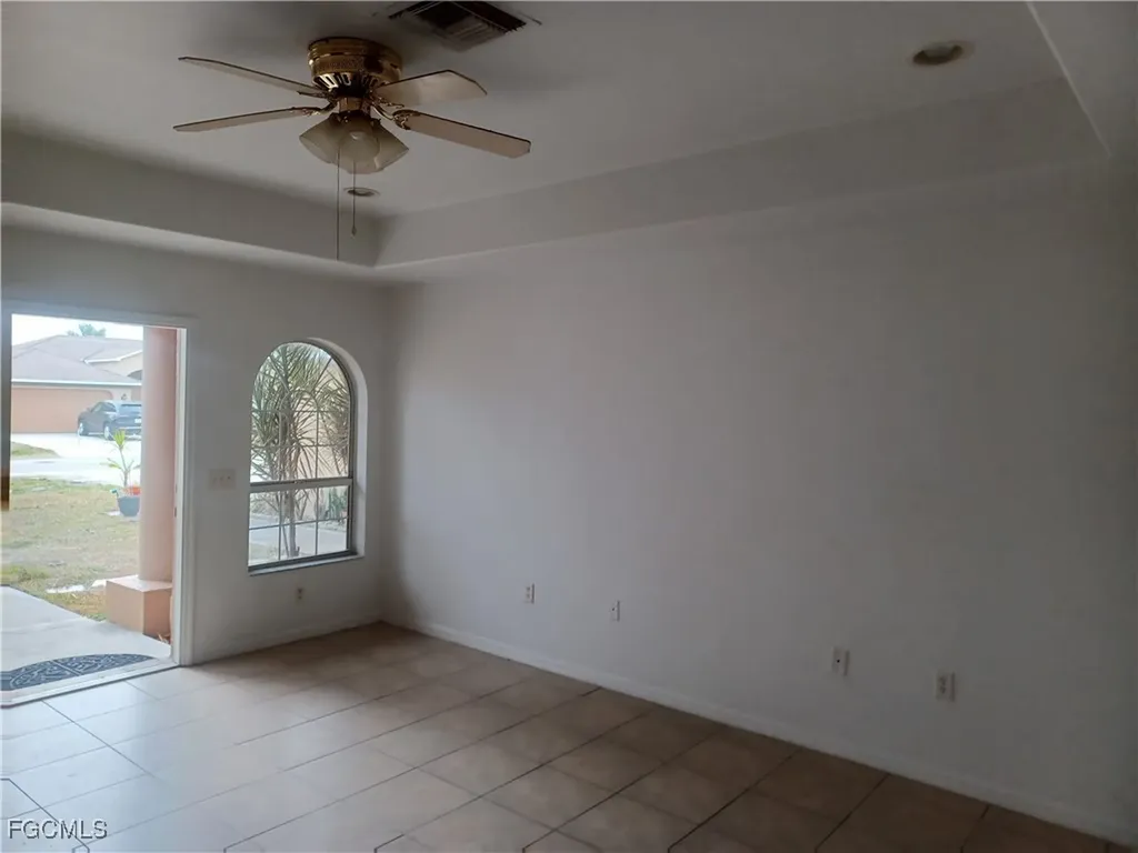 3020 SE Santa Barbara Place Cape Coral FL 33904
