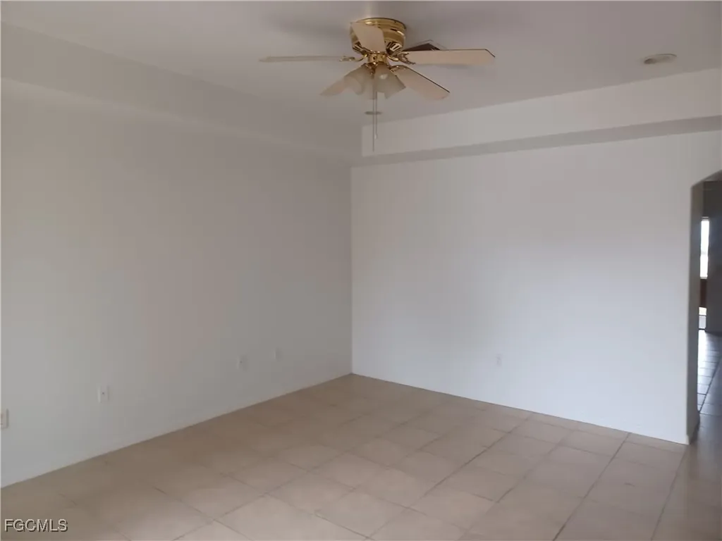 3020 SE Santa Barbara Place Cape Coral FL 33904