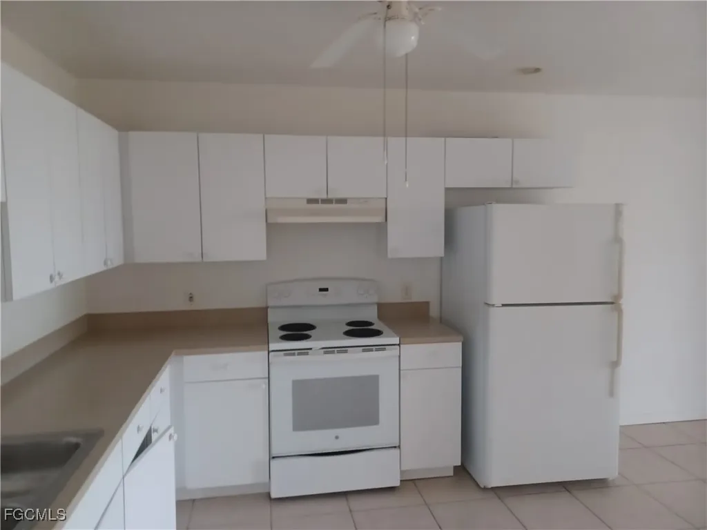 3020 SE Santa Barbara Place Cape Coral FL 33904