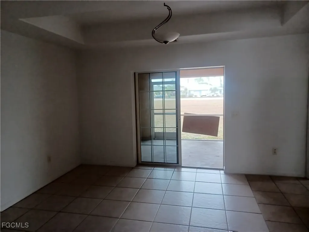 3020 SE Santa Barbara Place Cape Coral FL 33904