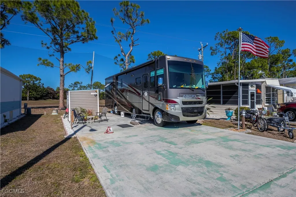 243 Caravan Circle North Fort Myers FL 33903