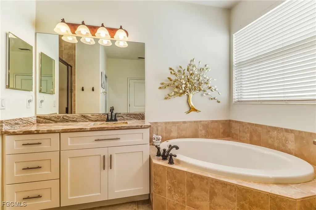 8622 Sumner Avenue Fort Myers FL 33908