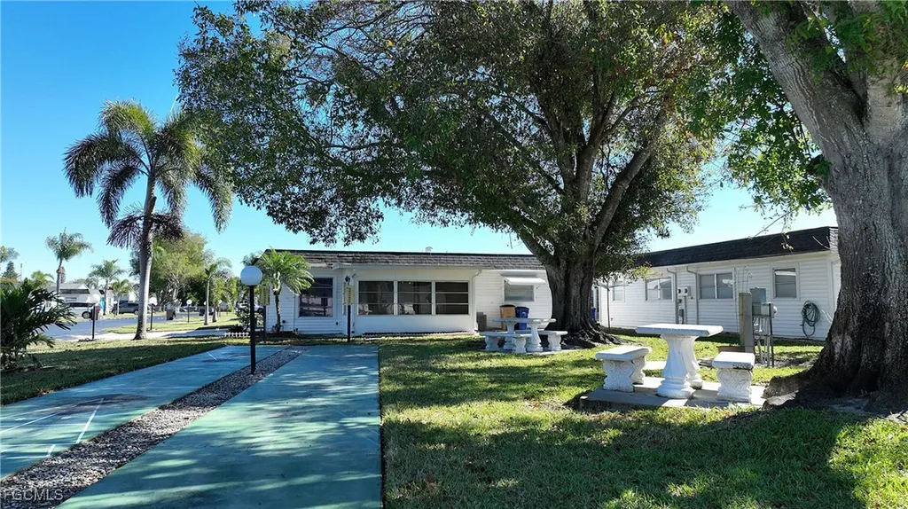 13 Hamlin Court Lehigh Acres FL 33936