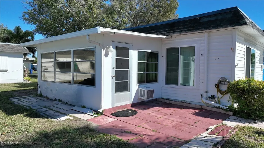 13 Hamlin Court Lehigh Acres FL 33936