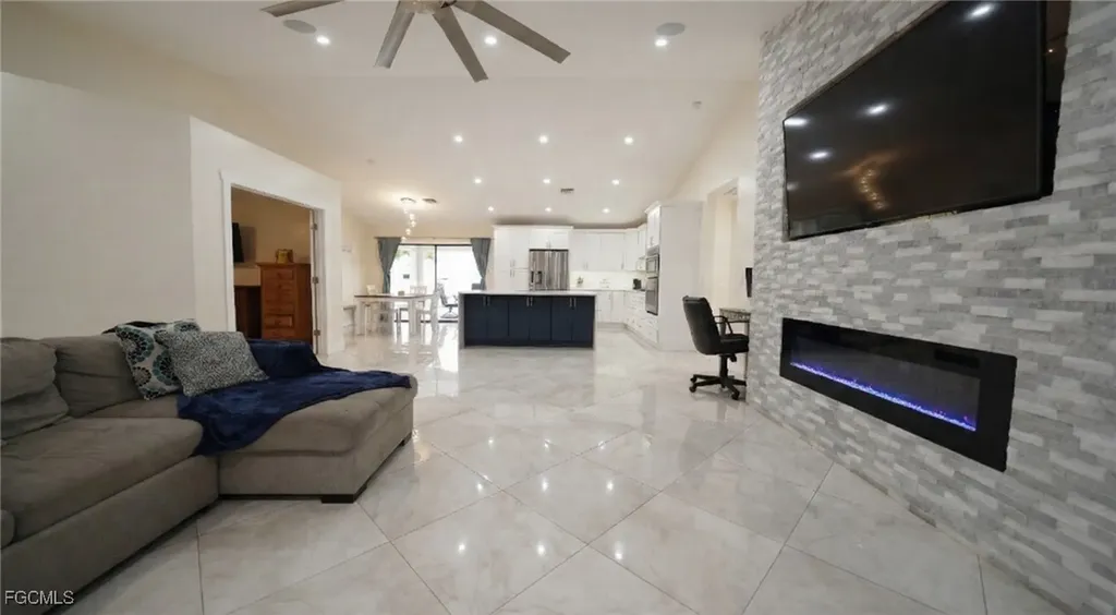 328 SW 19th Terrace Cape Coral FL 33991