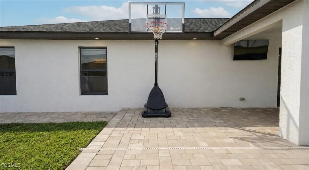 328 SW 19th Terrace Cape Coral FL 33991
