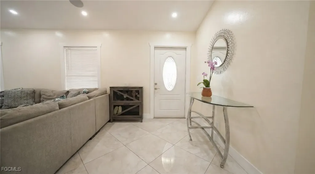 328 SW 19th Terrace Cape Coral FL 33991