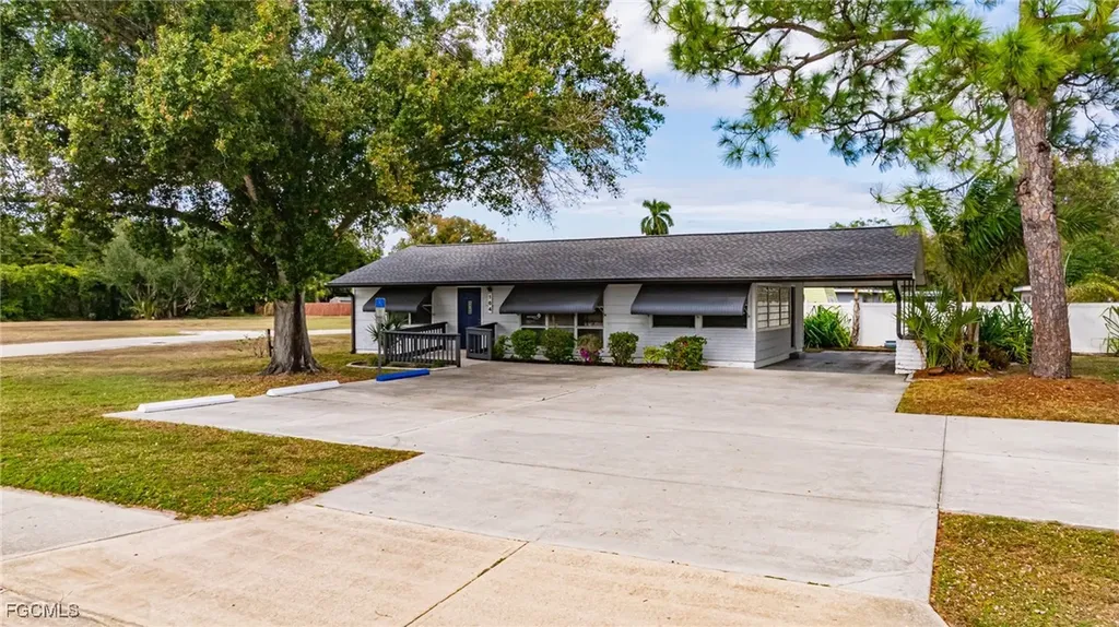 164 Pondella Road North Fort Myers FL 33903