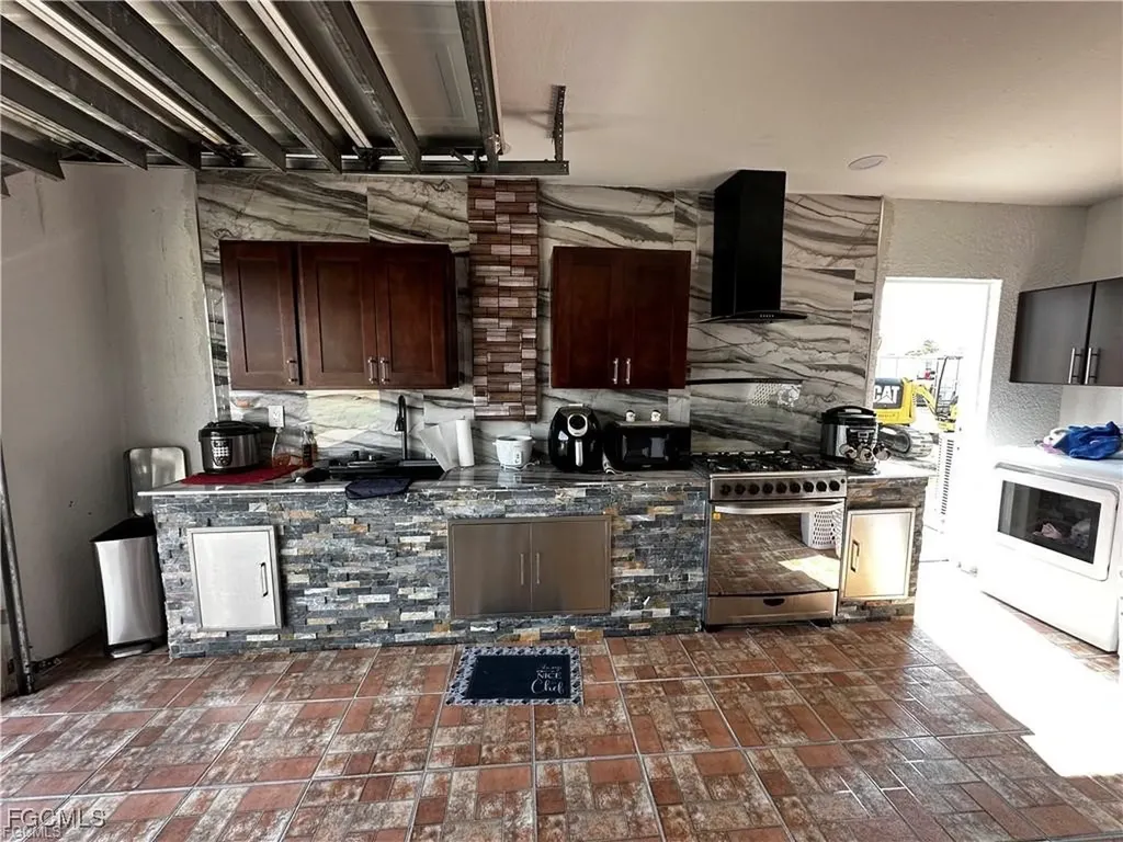 3315 37th Street SW Lehigh Acres FL 33976