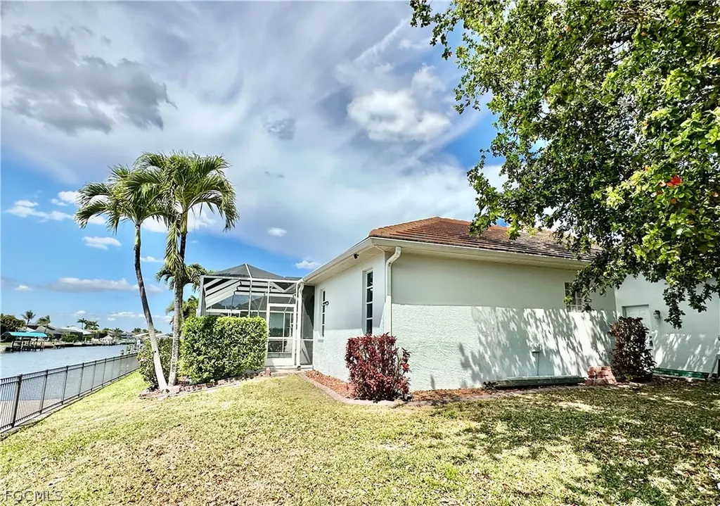 5422 SW 20th Avenue Cape Coral FL 33914