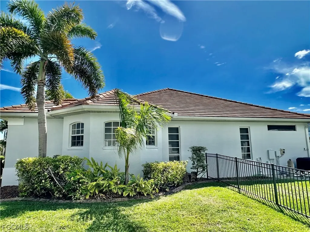 5422 SW 20th Avenue Cape Coral FL 33914
