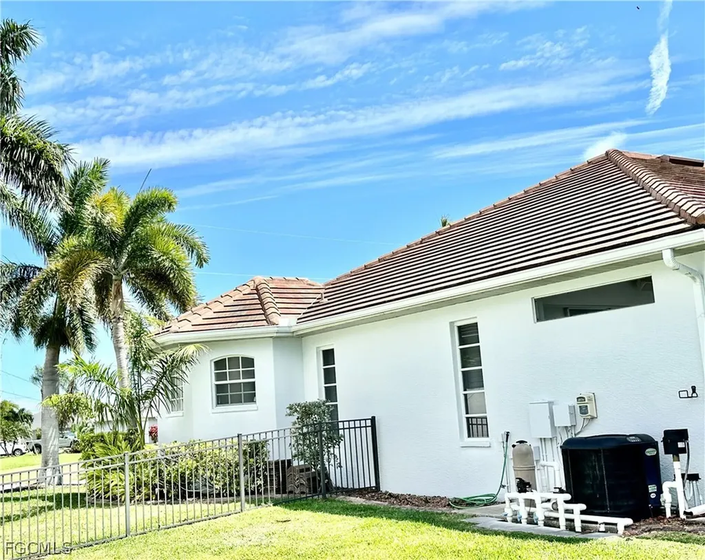 5422 SW 20th Avenue Cape Coral FL 33914
