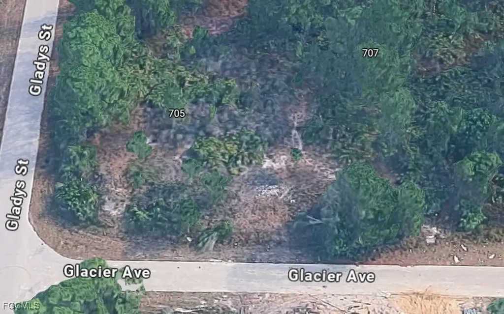 707 Glacier Avenue Lehigh Acres FL 33974