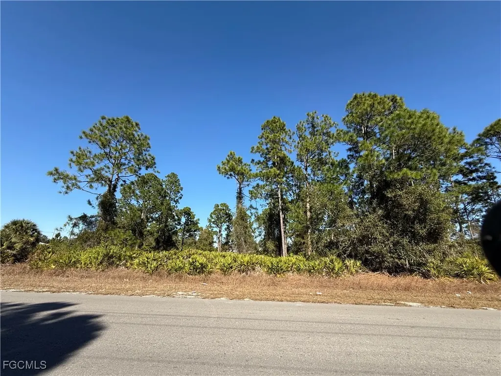 4303 33rd Street SW Lehigh Acres FL 33976