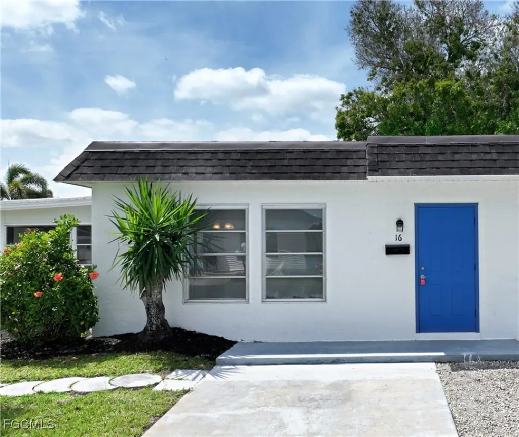 16 Tangerine Court Lehigh Acres FL 33936