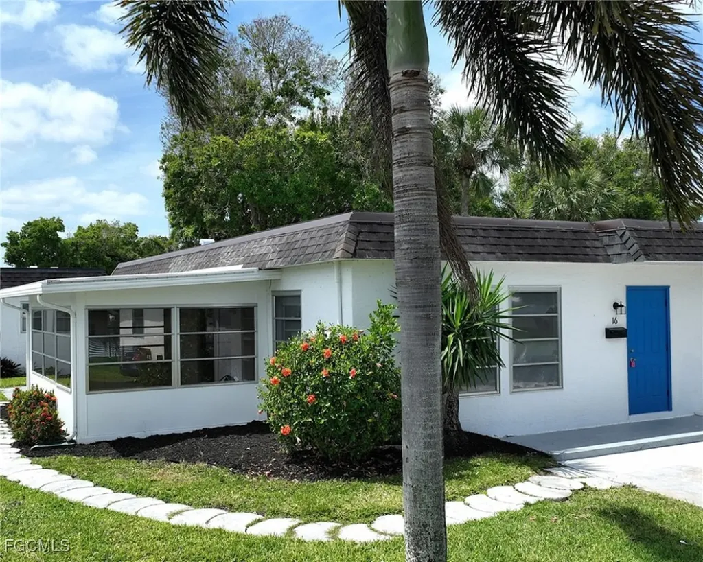16 Tangerine Court Lehigh Acres FL 33936
