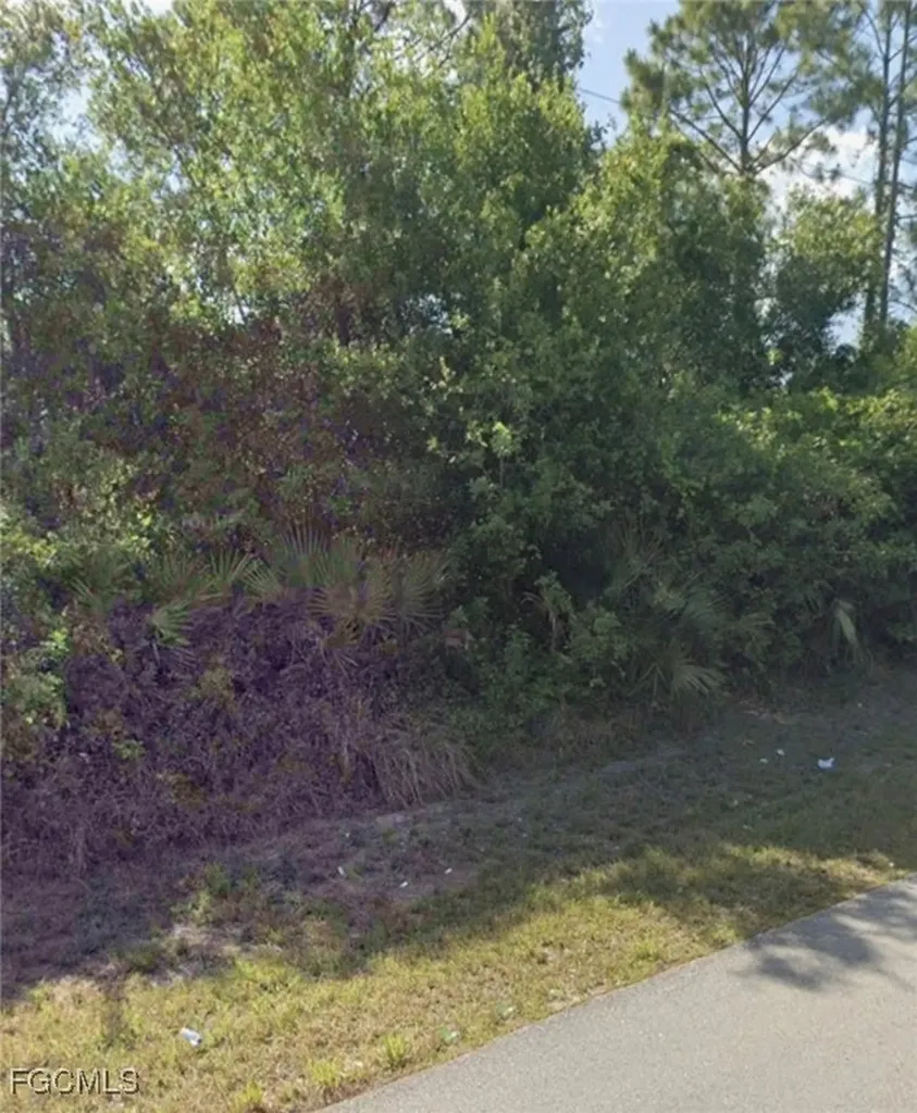 128 Aurora Avenue S Lehigh Acres FL 33974