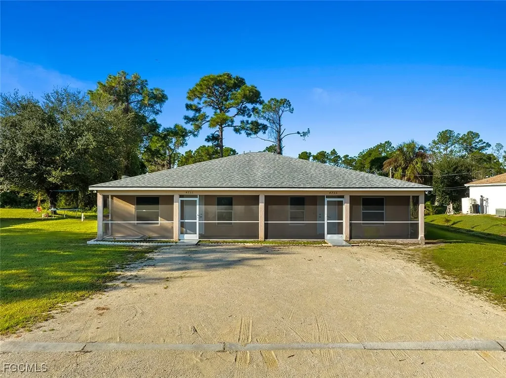 4733-4735 30th Street SW Lehigh Acres FL 33973