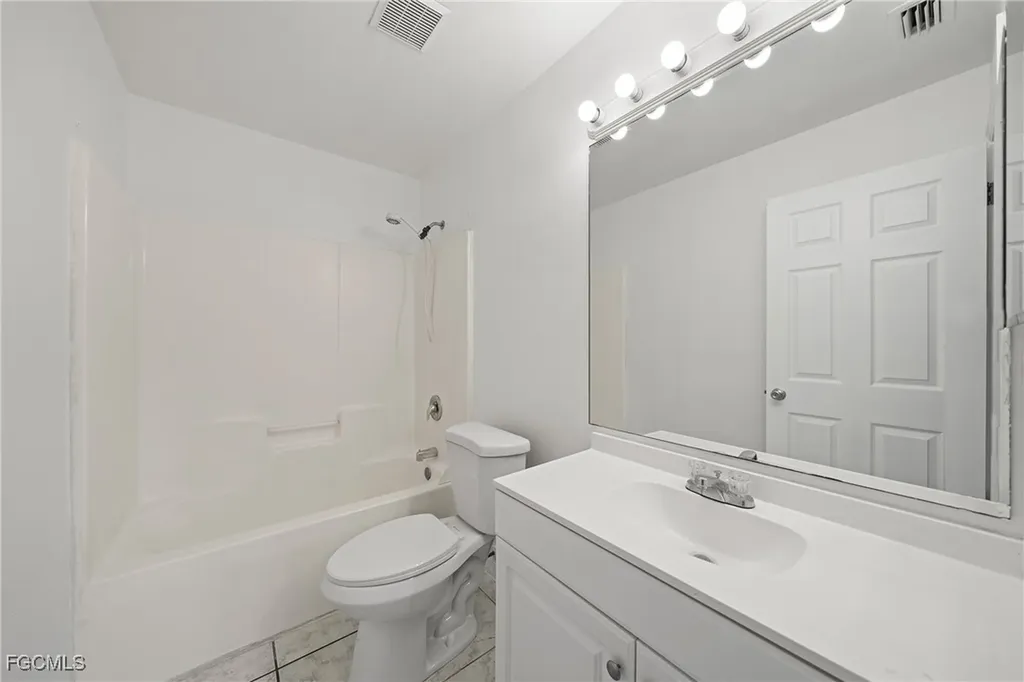 4733-4735 30th Street SW Lehigh Acres FL 33973