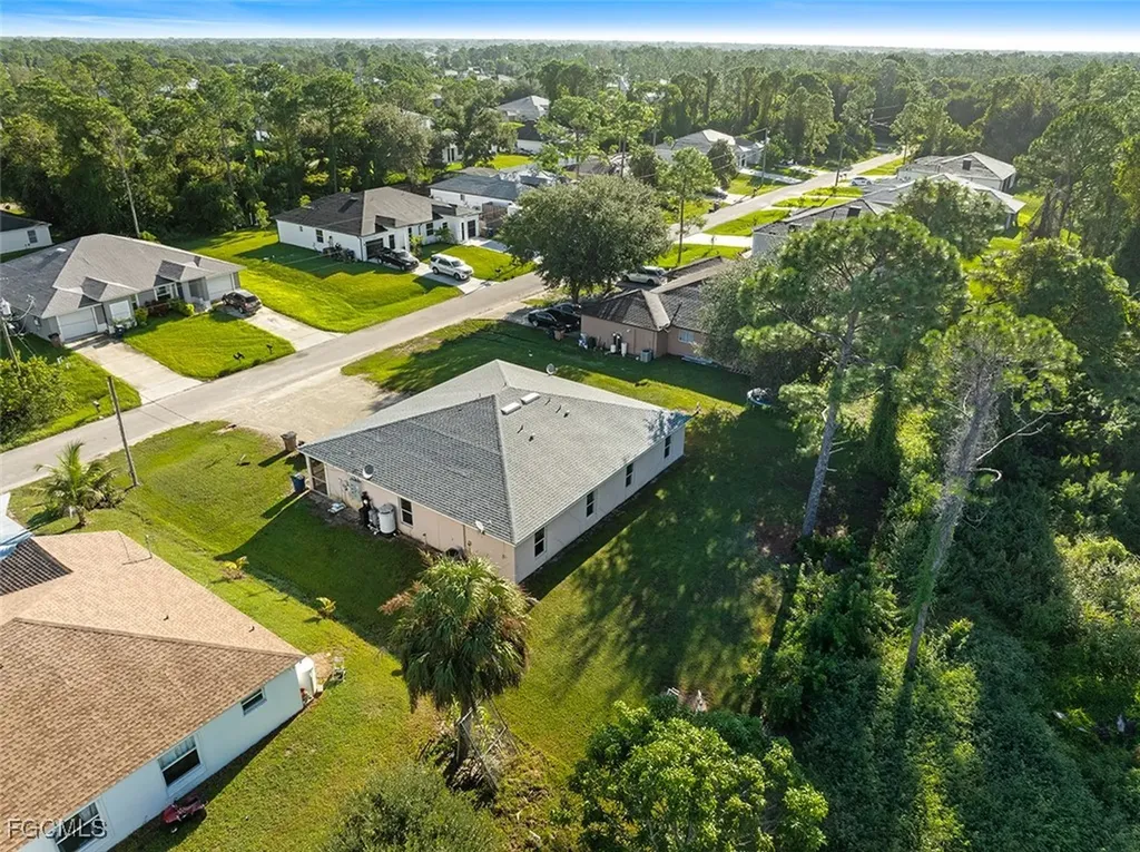 4733-4735 30th Street SW Lehigh Acres FL 33973