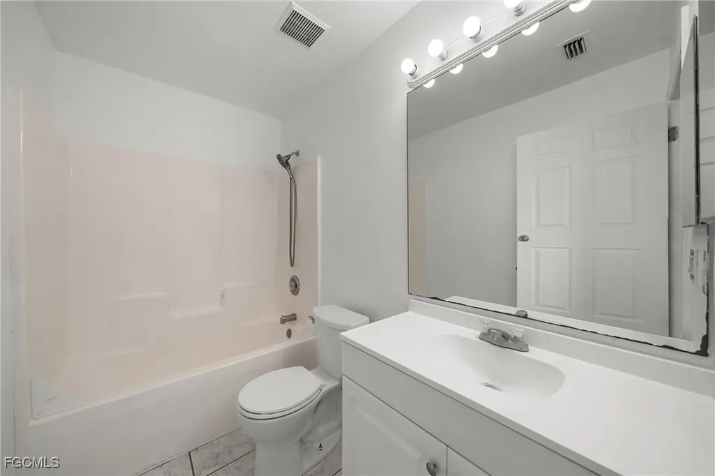 4733-4735 30th Street SW Lehigh Acres FL 33973