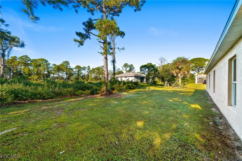 4733-4735 30th Street SW Lehigh Acres FL 33973