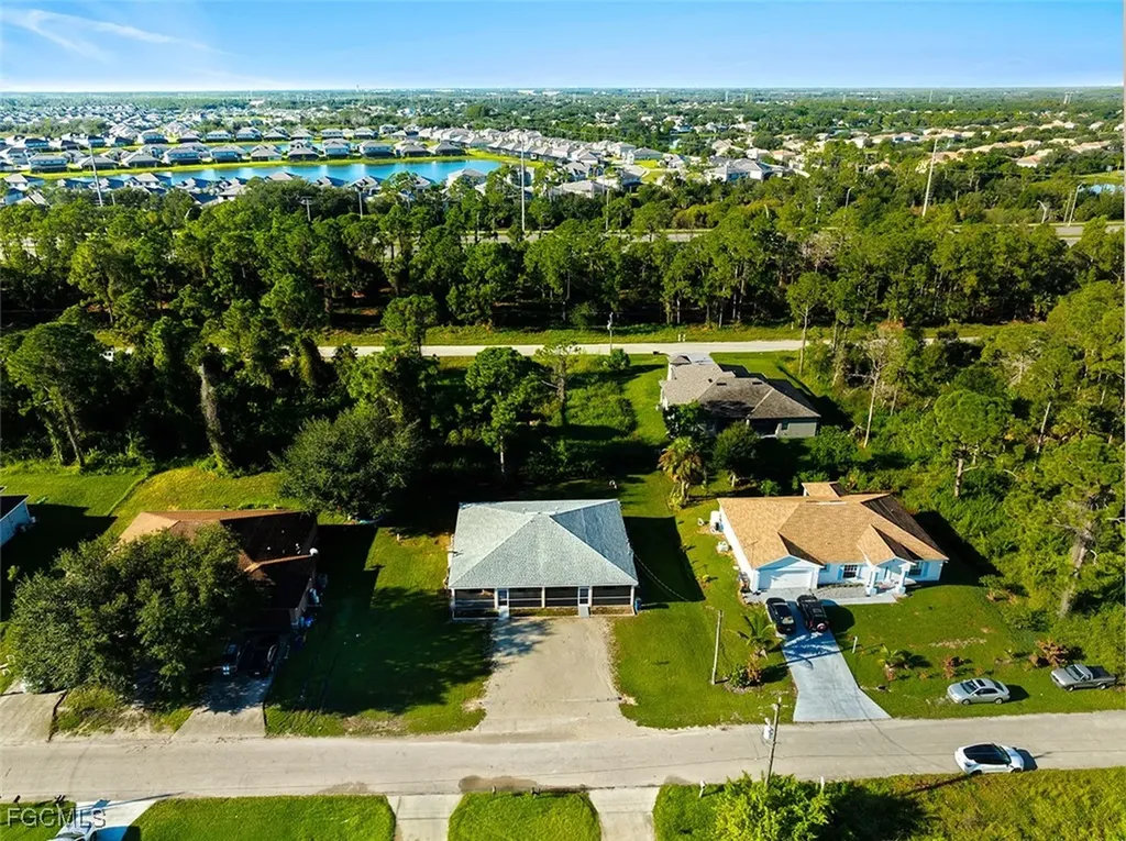 4733-4735 30th Street SW Lehigh Acres FL 33973