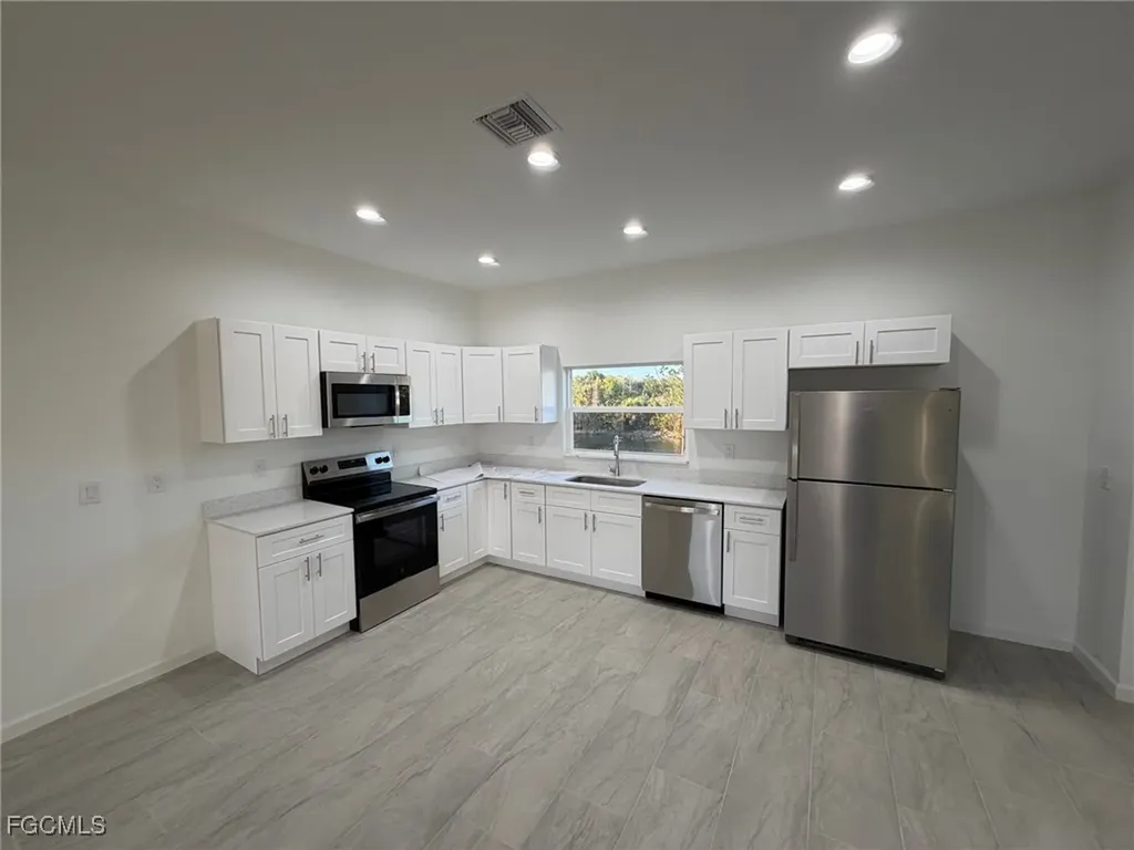 3307 10th Street SW Lehigh Acres FL 33976