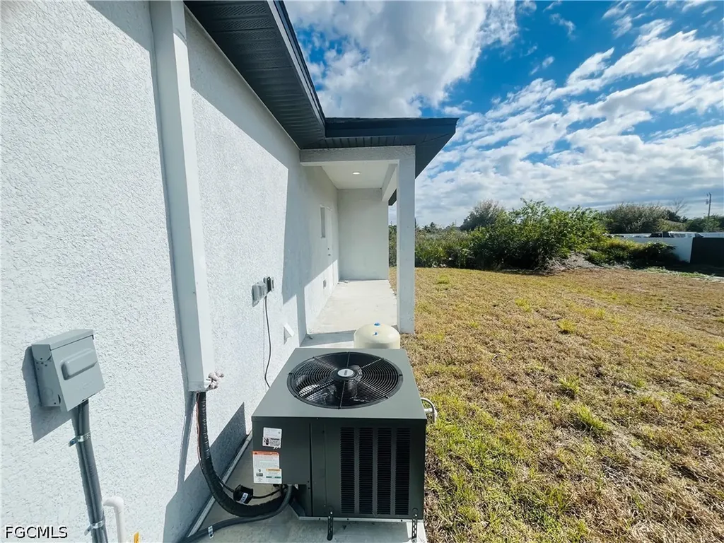 3121 24th Street SW Lehigh Acres FL 33976