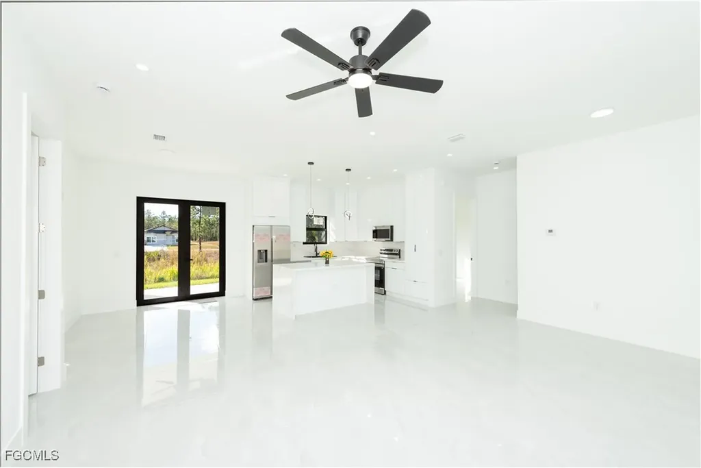 922 Sunrise Boulevard Lehigh Acres FL 33974