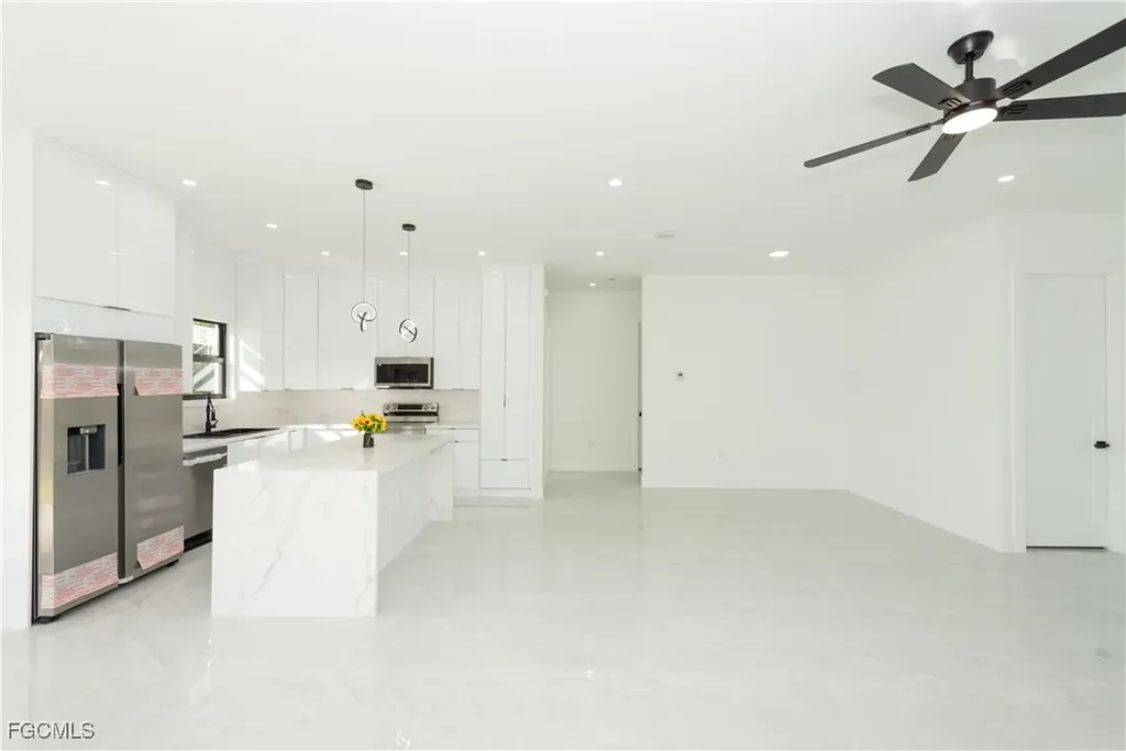 922 Sunrise Boulevard Lehigh Acres FL 33974