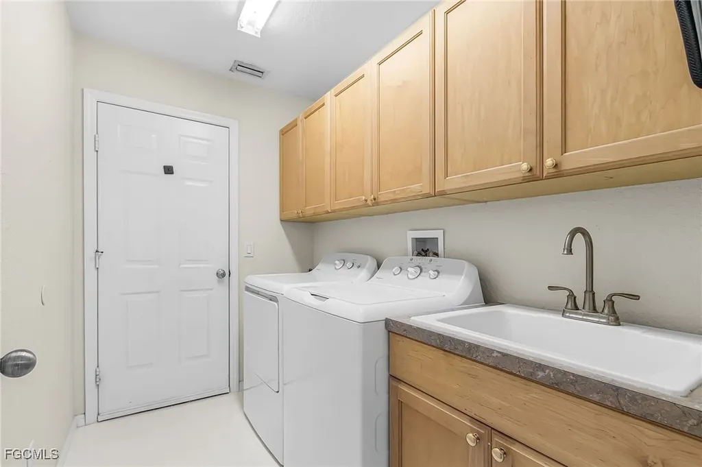 1503 NW 29th Place Cape Coral FL 33993