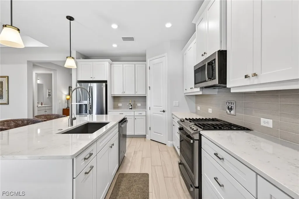 17827 Saddlebunch Key Fort Myers FL 33908