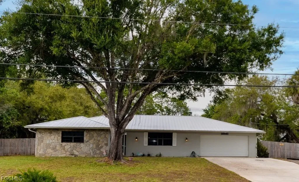 15581 Old Olga Road Alva FL 33920